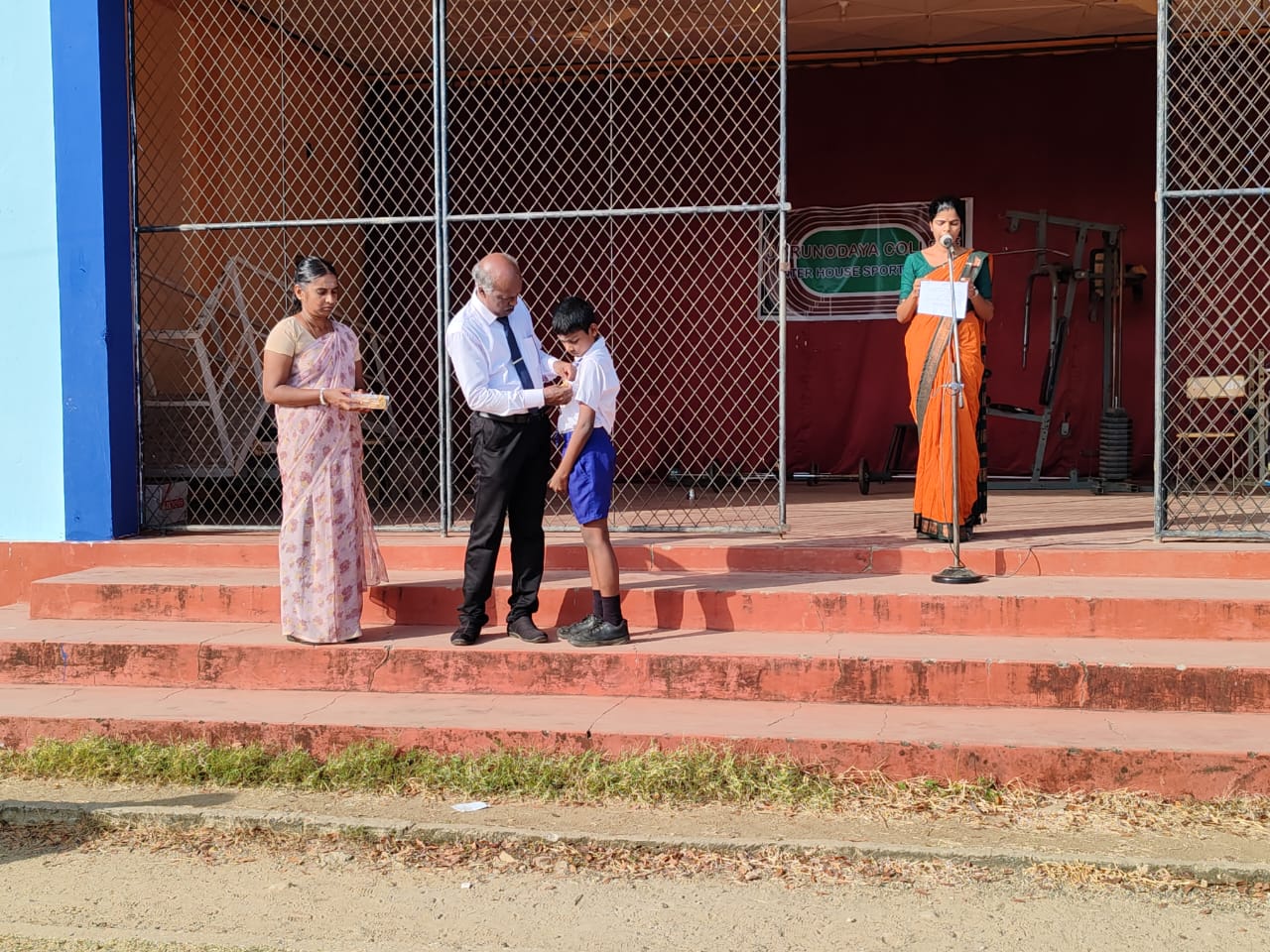 பாடசாலையில் சுற்றாடல் தினம் (05.06.2025). சுற்றாடல் தினத்தில் சுற்றாடல் முன்னோடி குழு 25 மாணவர்களிற்கு சின்னம் சூட்டப்பட்டது.