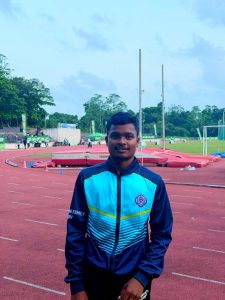 கோலூன்றி பாய்தலில் சாதனை