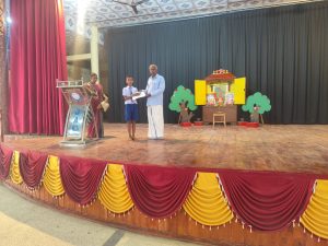 yarl IT hub புதிய பயணங்கள் முதலாவது புத்தகம் முடித்தவர்கள்
